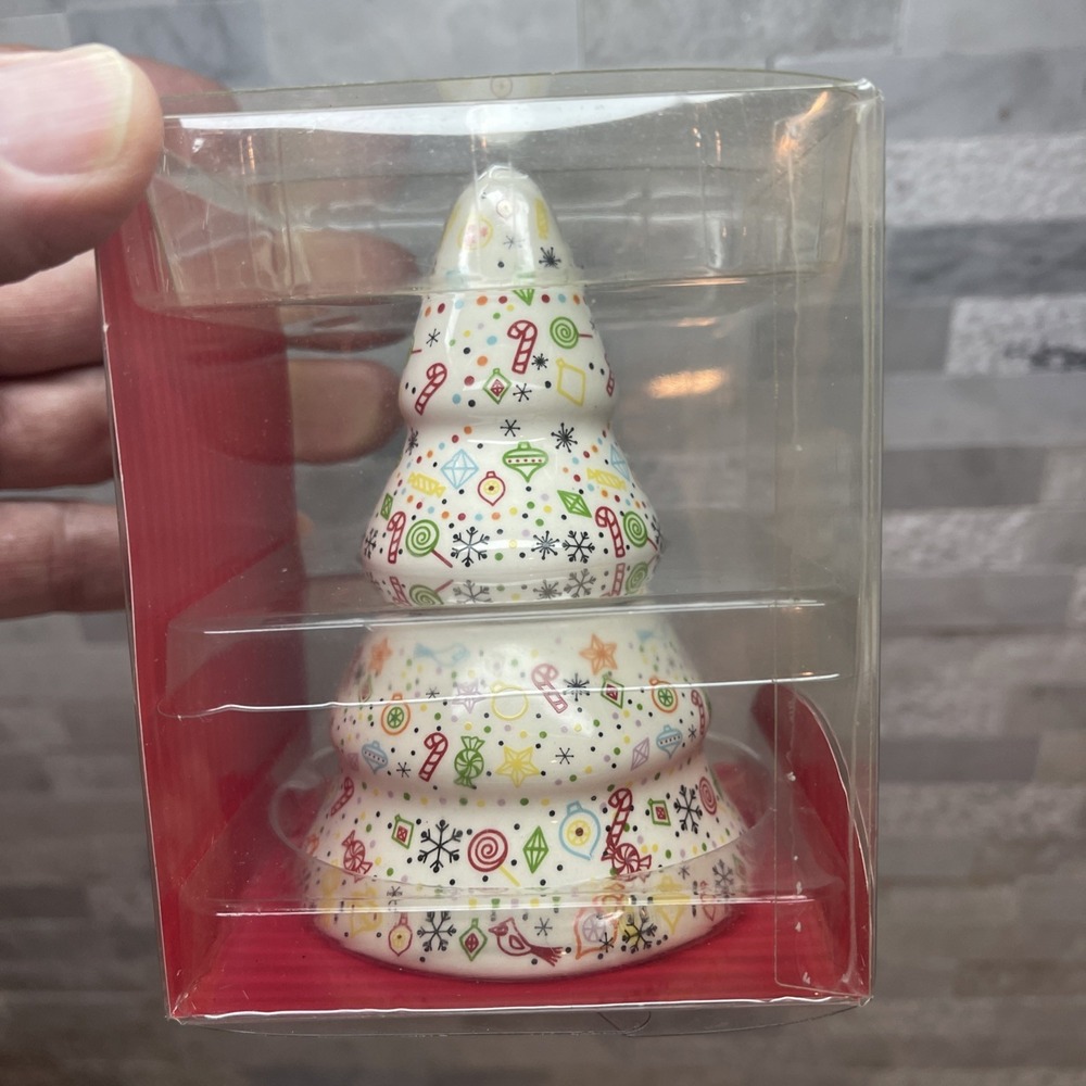 VINTAGE Hallmark Christmas Tree Stacking Salt & Pepper Shakers Ceramic Holidays - Picture 4 of 8